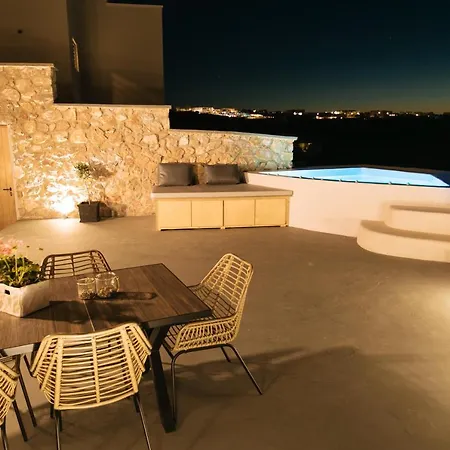 Amer Santorini With Outdoor Hot Tub Vóthon