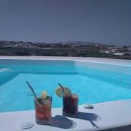 Amer Santorini With Outdoor Hot Tub بيت للعطل