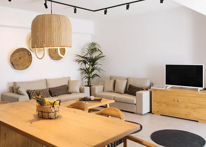 Amer Santorini With Outdoor Hot Tub Semesterbostad Vóthon