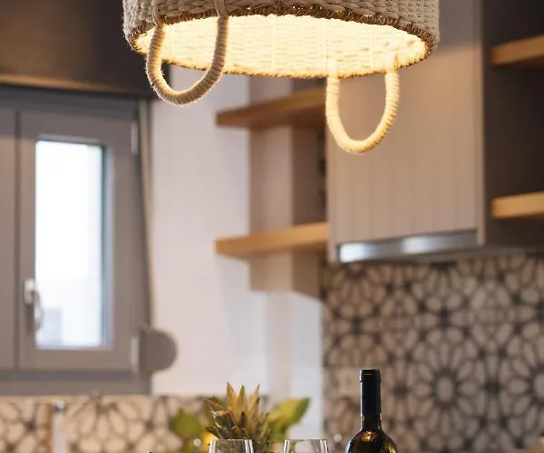 Semesterbostad Amer Santorini With Outdoor Hot Tub Vóthon