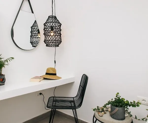 Amer Santorini With Outdoor Hot Tub