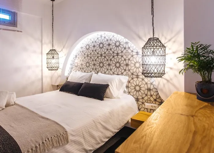 Semesterbostad Amer Santorini With Outdoor Hot Tub Vóthon