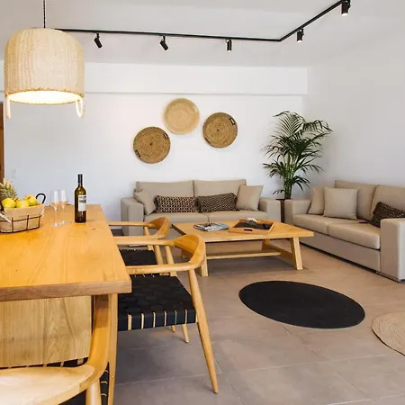 Amer Santorini With Outdoor Hot Tub Vóthon