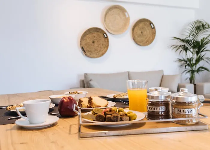 Tatil Evi Amer Santorini With Outdoor Hot Tub Vóthon